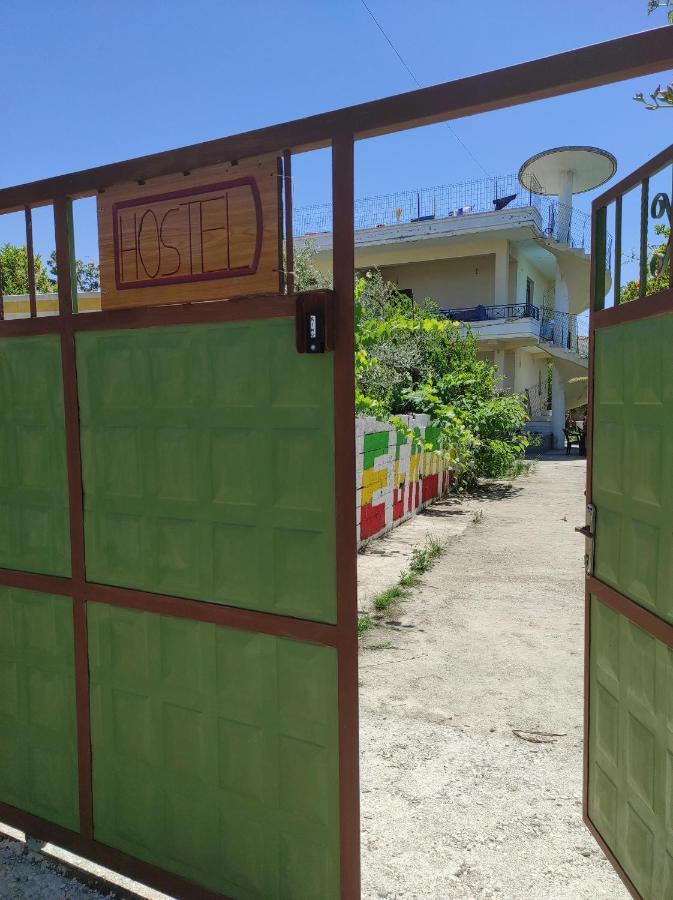 Pinegroove Hostel Vlorë Exterior foto